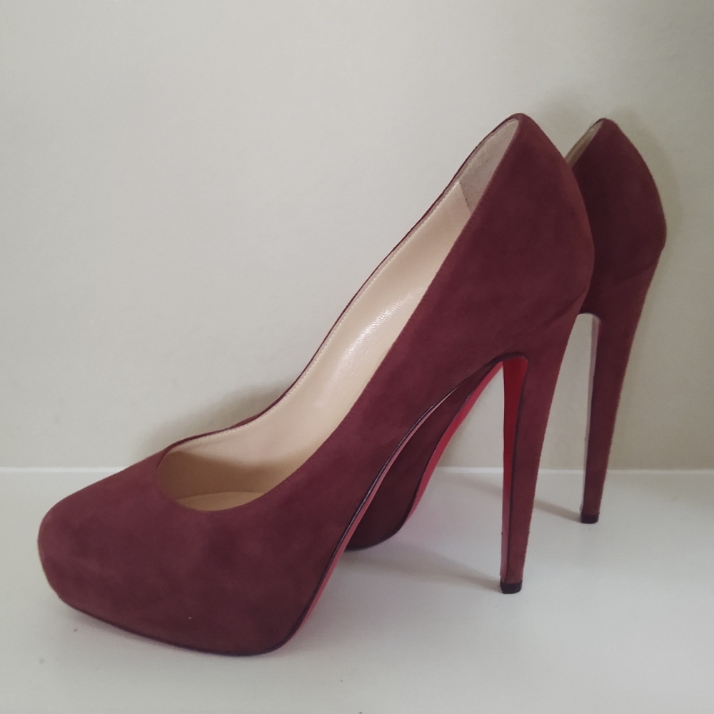 CHRISTIAN LOUBOUTIN